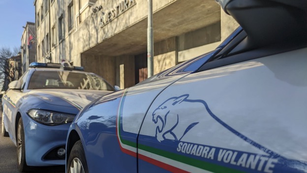 polizia volante auto novara