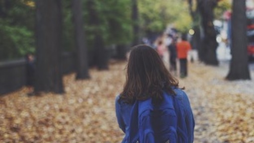 bambina zaino autunno