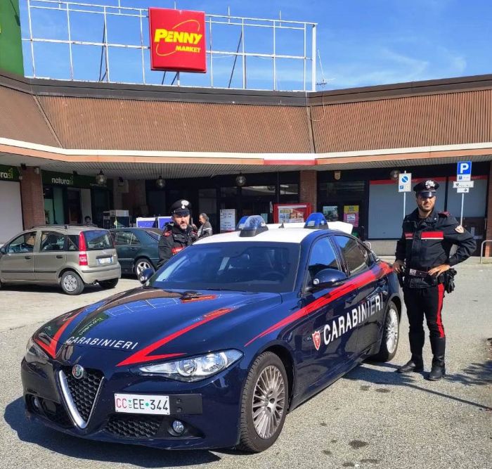 Rapina al supermercato a Cossato, arrestato un 38enne