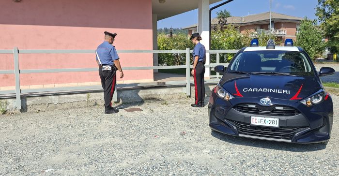 carabinieri danneggiamento a