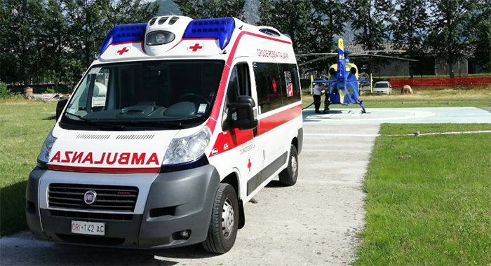 ambulanza elicottero campo rifornimento