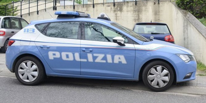 auto posteggio POlizia di Stato di Novara