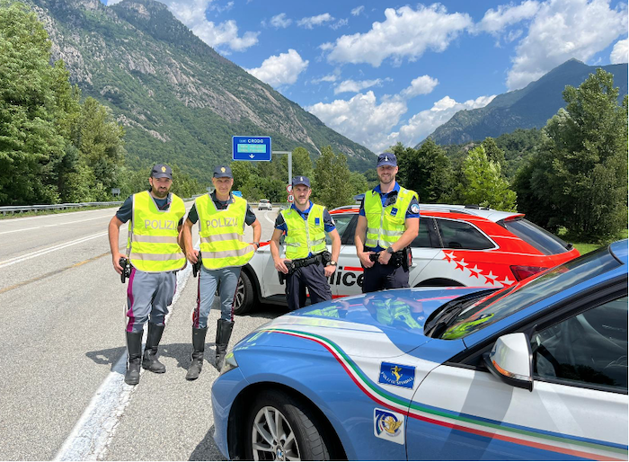 polizia ss33 italiana e svizzera