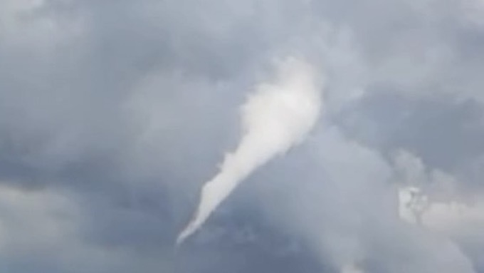 funnel cloud sizzano