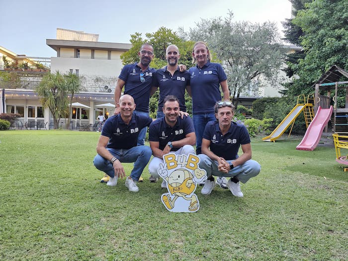 I sei organizzatori del B4B con la nuova mascotte